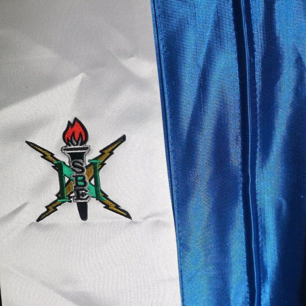 Blue Cap and Gown 5'5"/5'6" - Picture 8 of 8